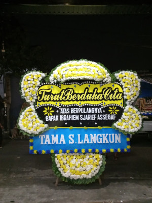 Papan Bunga Duka di Bukit Tunggal
